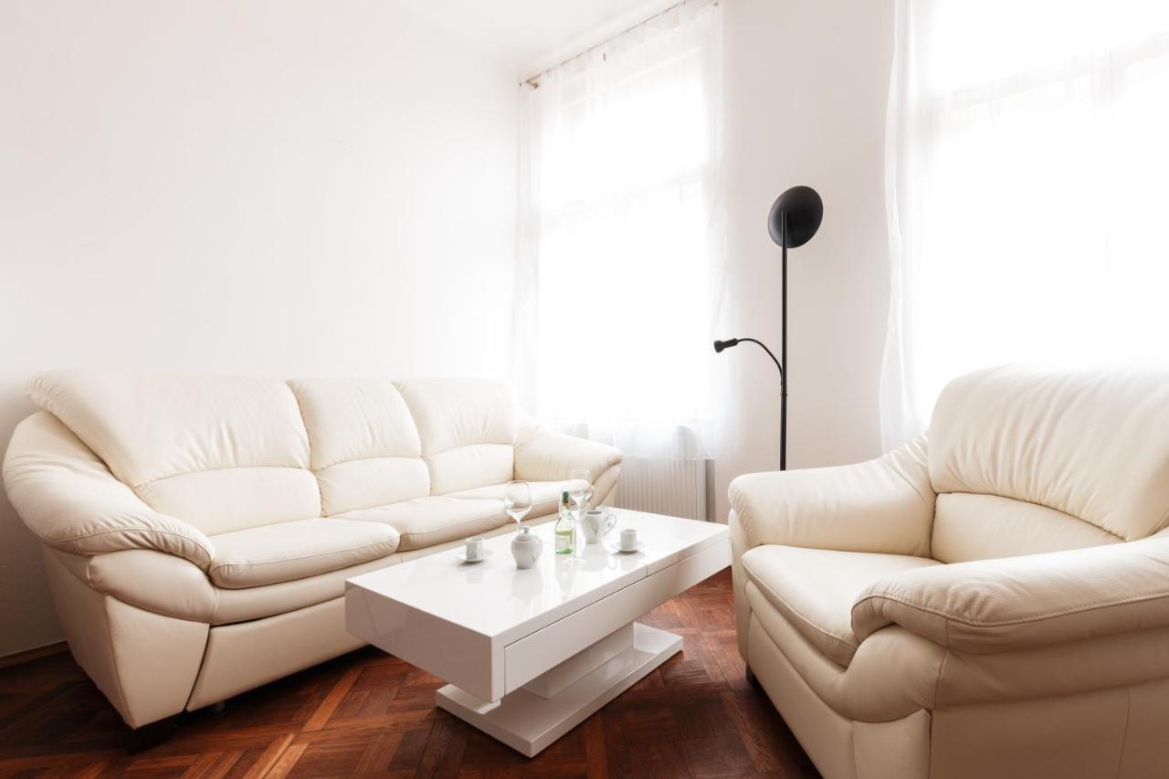 Prague Days - Stylish New Town Apartments Ngoại thất bức ảnh
